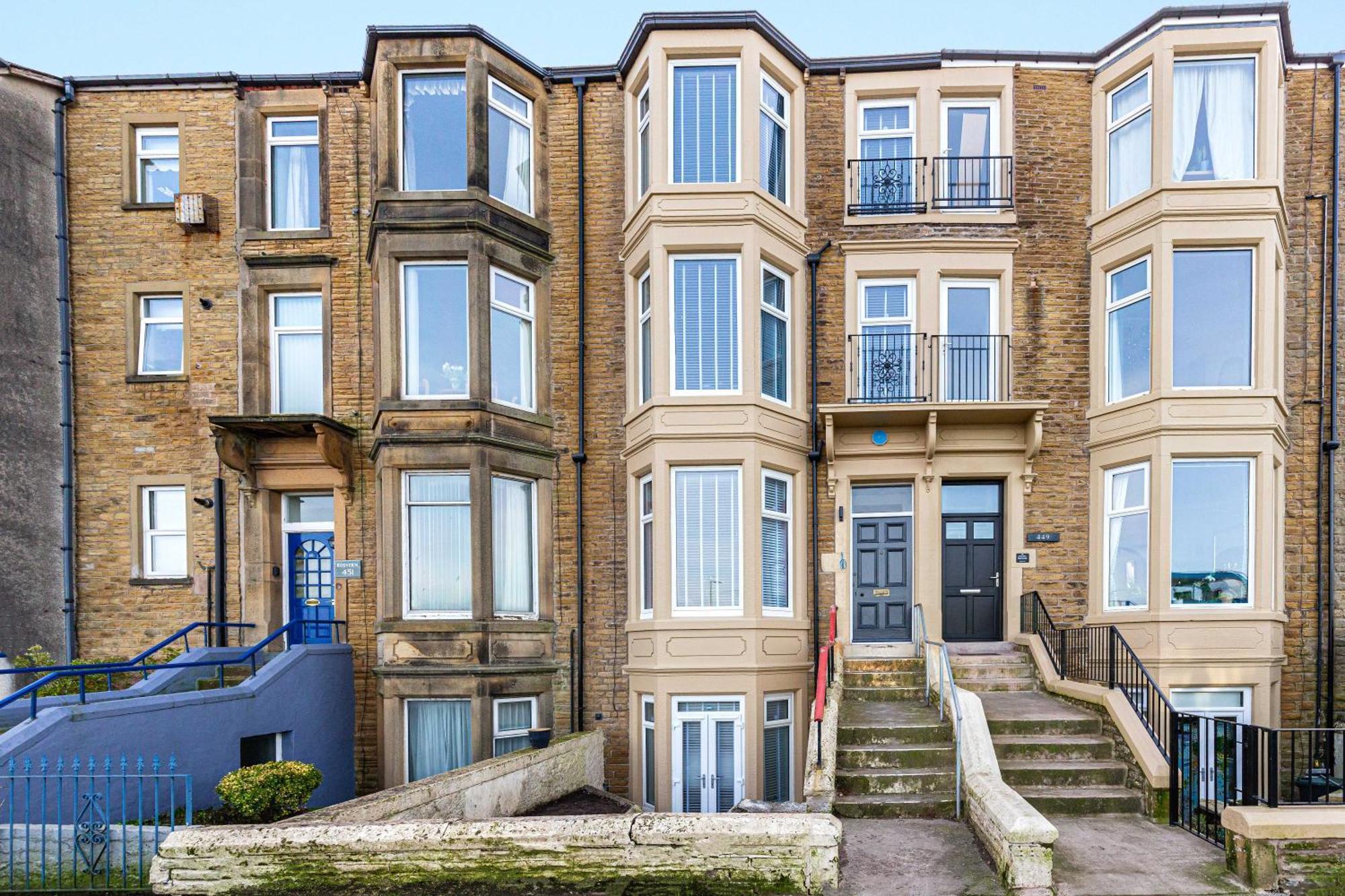 Beachfront Apartment 3 Bedrooms Sleeps 7 - Gateway To The Lake District - Newly Refurbished Morecambe Bagian luar foto