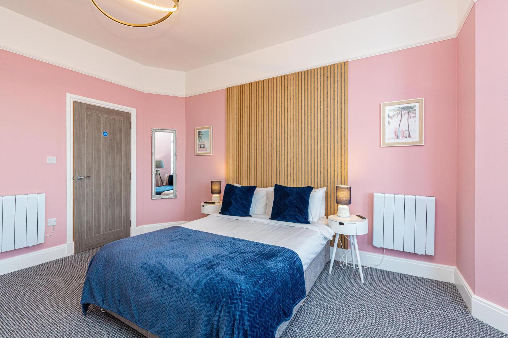 Beachfront Apartment 3 Bedrooms Sleeps 7 - Gateway To The Lake District - Newly Refurbished Morecambe Bagian luar foto