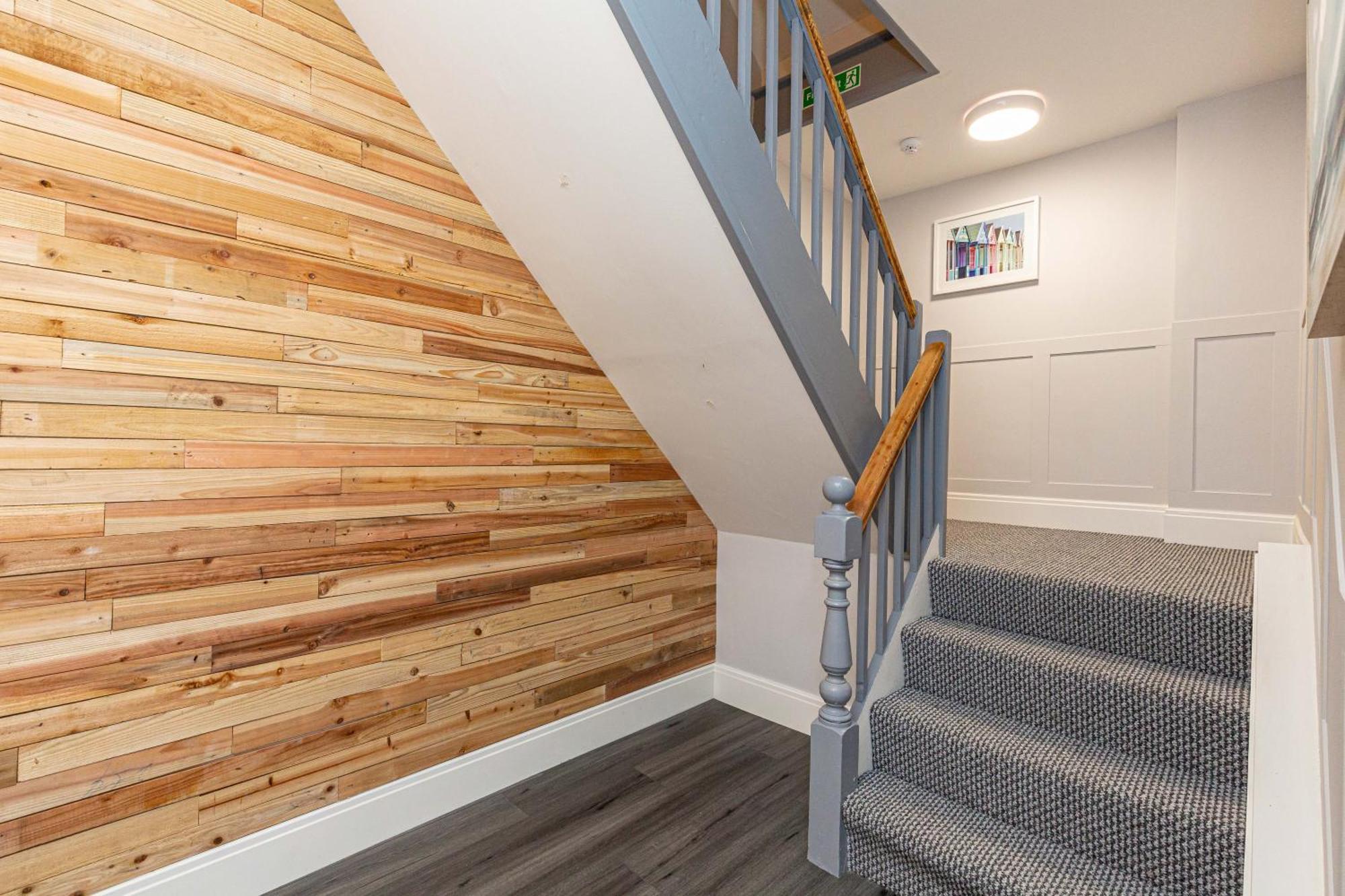 Beachfront Apartment 3 Bedrooms Sleeps 7 - Gateway To The Lake District - Newly Refurbished Morecambe Bagian luar foto